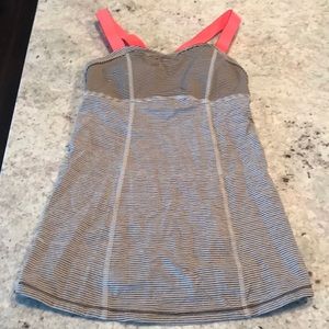 Bundle of 2 Lululemon tanks